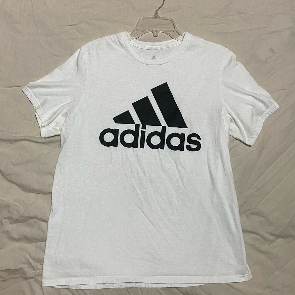 ✨ADIDAS WHITE TEE✨